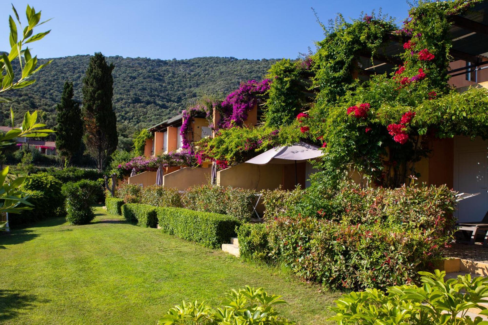 Residence Helios Cargese Exterior photo